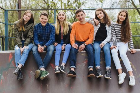 „Jak się człowiek na początku postara i pokaże, że jest spoko i ma kolegów, i takie rzeczy, to już jest jakby nietykalny” 